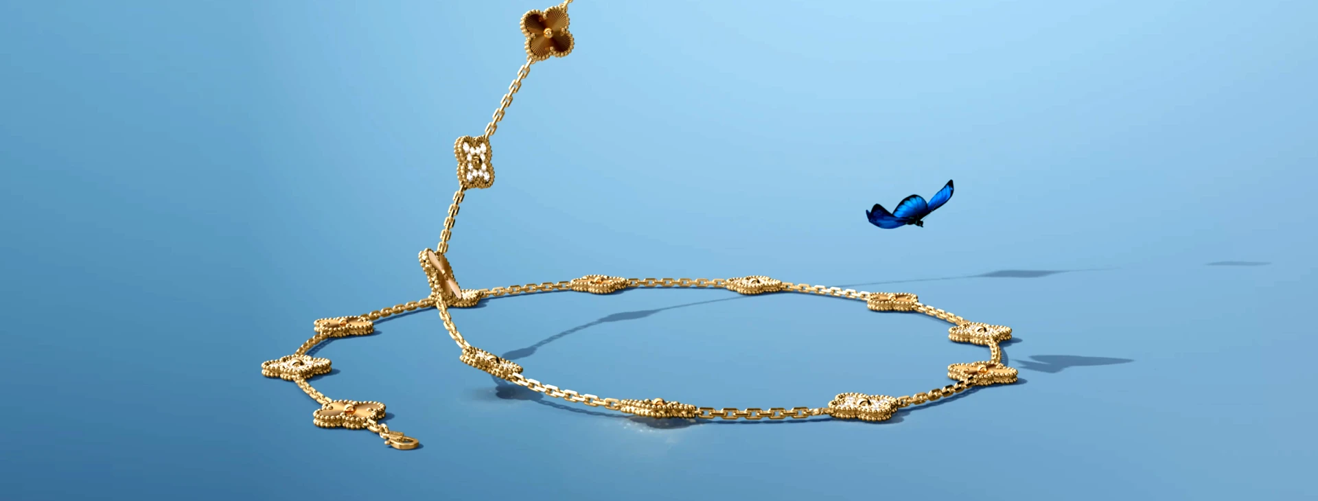 Le bracelet Alhambra de Van Cleef & Arpels : l'icône intemporelle de la joaillerie française